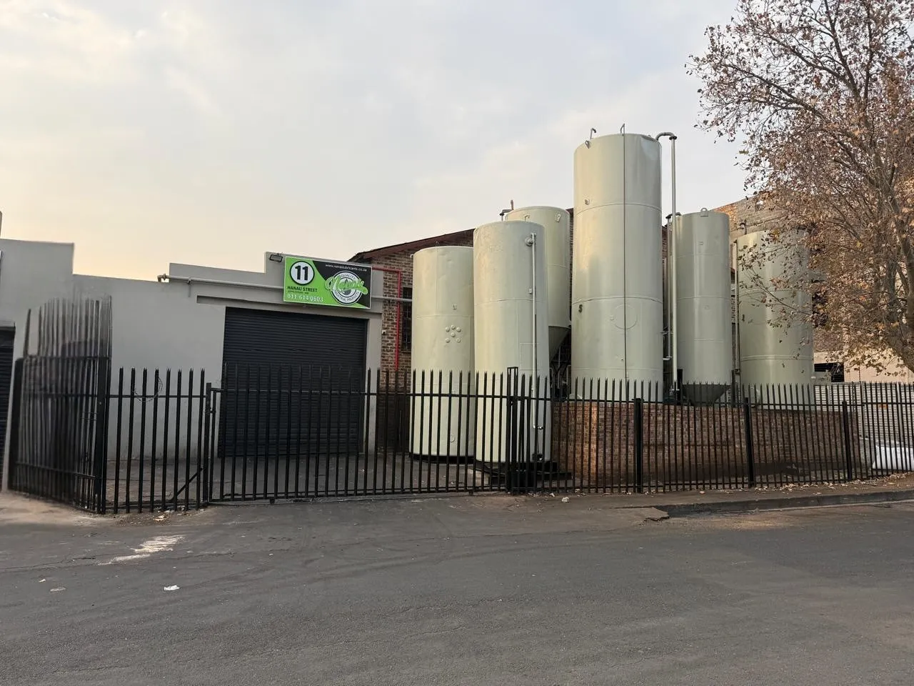 Oil regeneration and storage